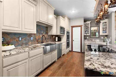 6757 County Road 3010, Lampasas, TX 76550 - Photo 15