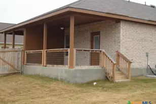 210 Stone Gate Dr, New Braunfels, TX 78130 - Photo 5