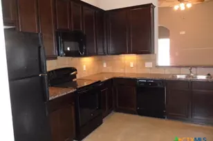 210 Stone Gate Dr, New Braunfels, TX 78130 - Photo 3