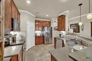 522 Pecos Cir, New Braunfels, TX 78130 - Photo 13