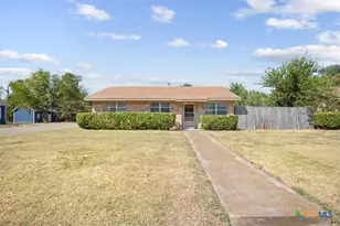 1018 S 11th St, Temple, TX 76504 - Photo 5