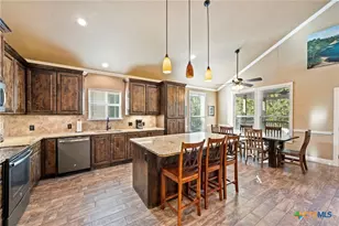 198 River Villas Ct, New Braunfels, TX 78132 - Photo 5