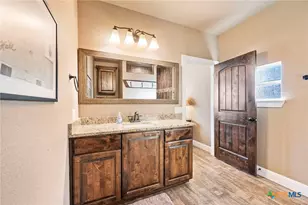 198 River Villas Ct, New Braunfels, TX 78132 - Photo 11