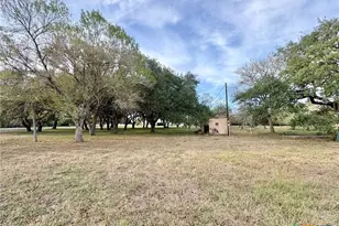24 Colake Dr, Victoria, TX 77905 - Photo 5