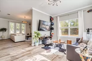 171 Pin Oak Crossing, Elgin, TX 78621 - Photo 9