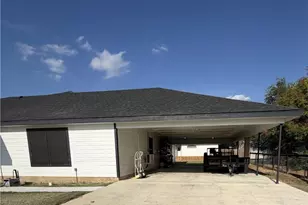 1116 S 2nd St, Floresville, TX 78114 - Photo 3