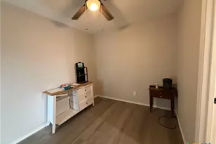 1116 S 2nd St, Floresville, TX 78114 - Photo 31