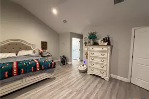 1116 S 2nd St, Floresville, TX 78114 - Photo 17