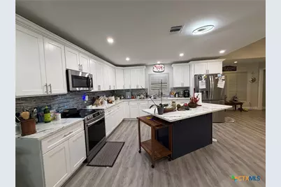 1116 S 2nd Street, Floresville, TX 78114 - Photo 7