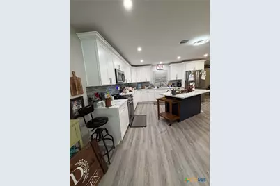 1116 S 2nd Street, Floresville, TX 78114 - Photo 9