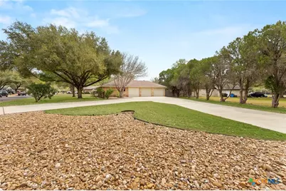 1633 Willow Lane, Seguin, TX 78155 - Photo 31
