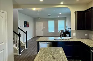 942 Pumpkin Rdg, New Braunfels, TX 78130 - Photo 5