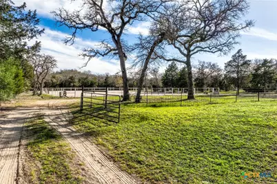 3590 Chuckwagon Road, Luling, TX 78648 - Photo 31