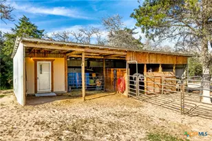 3590 Chuckwagon Rd, Luling, TX 78648 - Photo 23
