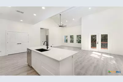 664 Rolling Hills Drive, Canyon Lake, TX 78133 - Photo 3