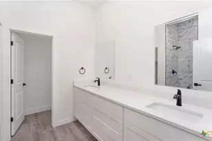 664 Rolling Hills Dr, Canyon Lake, TX 78133 - Photo 13