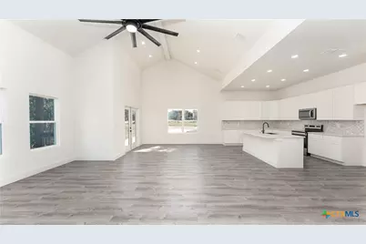 664 Rolling Hills Drive, Canyon Lake, TX 78133 - Photo 7