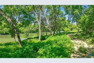 665 Sh 230 Loop, Smithville, TX 78957 - Photo 11