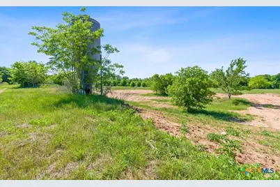 665 Sh 230 Loop, Smithville, TX 78957 - Photo 19