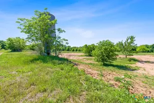 665 Sh 230 Loop, Smithville, TX 78957 - Photo 19