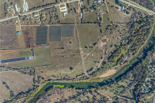 665 Sh 230 Loop, Smithville, TX 78957 - Photo 25