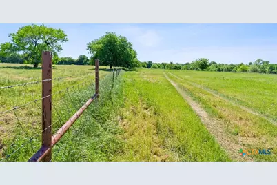 665 Sh 230 Loop, Smithville, TX 78957 - Photo 17