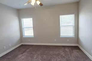 110 E Otto St, Marion, TX 78124 - Photo 7