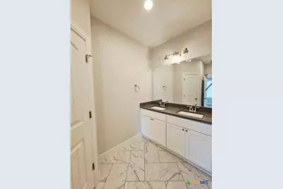 110 E Otto Street, Marion, TX 78124 - Photo 9