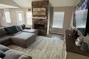 809 Buttercup Dr, Edna, TX 77957 - Photo 5