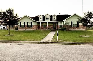809 Buttercup Dr, Edna, TX 77957 - Photo 1