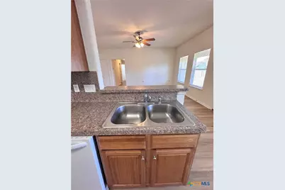 509 Christopher Cove, Lockhart, TX 78644 - Photo 13