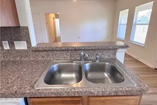 509 Christopher Cove, Lockhart, TX 78644 - Photo 13