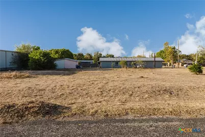 211 E Ave. K, Jarrell, TX 76537 - Photo 11