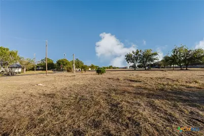 211 E Ave. K, Jarrell, TX 76537 - Photo 17
