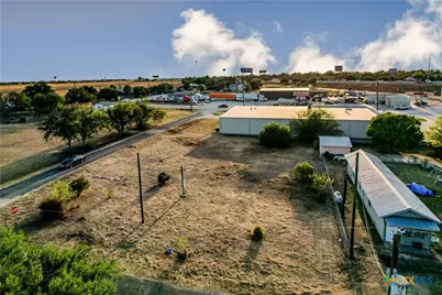 211 E Ave. K, Jarrell, TX 76537 - Photo 3