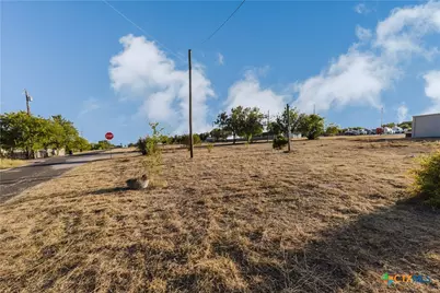 211 E Ave. K, Jarrell, TX 76537 - Photo 5