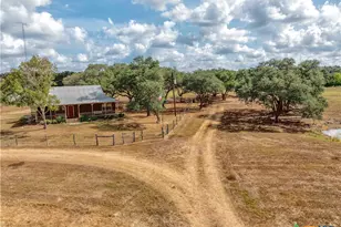 1185 Co Rd 146, Sublime, TX 77986 - Photo 25