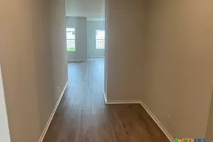 105 Beveridge Rd, Seguin, TX 78155 - Photo 5