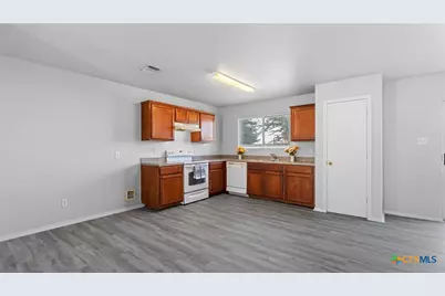 8619 Key North Way, Converse, TX 78109 - Photo 7