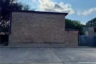 131 Regency Ave, Victoria, TX 77904 - Photo 5