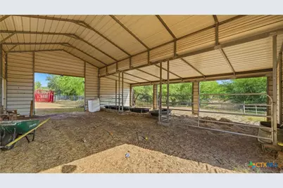 2141 County Road 132, Floresville, TX 78114 - Photo 23