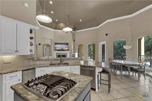 9752 Trophy Oaks Dr, San Antonio, TX 78266 - Photo 11