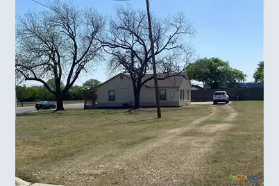 404 E Avenue D, Copperas Cove, TX 76522 - Photo 1