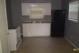 548 Newton Ave, Seguin, TX 78155 - Photo 3