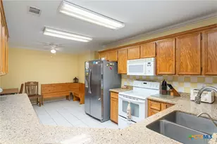 405 Juniper Cir, Copperas Cove, TX 76522 - Photo 15