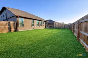 477 Centinela St, New Braunfels, TX 78130 - Photo 5