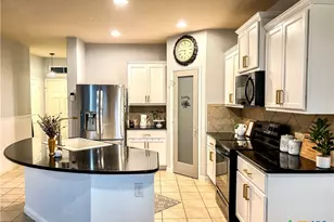 477 Centinela St, New Braunfels, TX 78130 - Photo 7