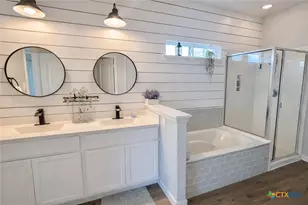 477 Centinela St, New Braunfels, TX 78130 - Photo 5