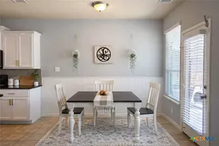 477 Centinela St, New Braunfels, TX 78130 - Photo 9