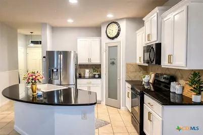 477 Centinela Street, New Braunfels, TX 78130 - Photo 3